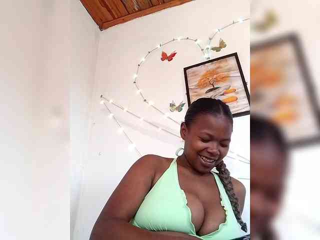 Sayrahsexy webcam