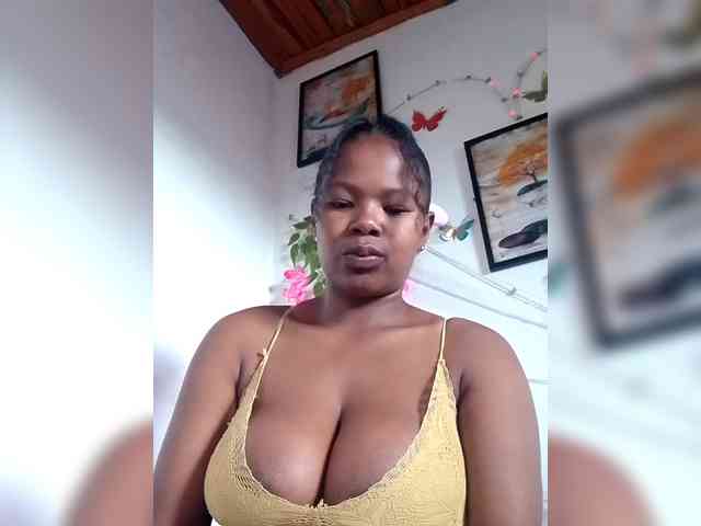 Sayrahsexy Live Webcam on BongaCams
