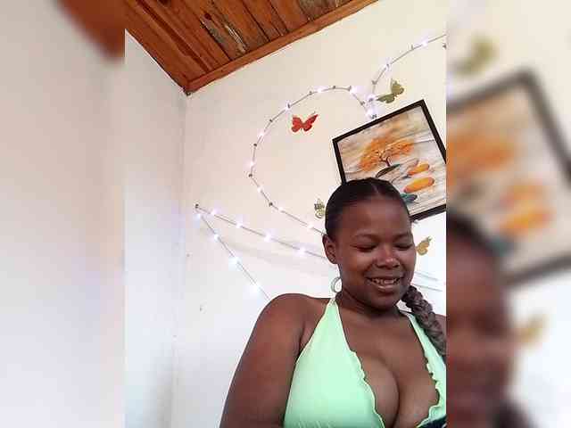 Sayrahsexy webcam