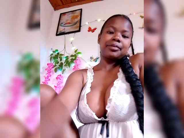 Sayrahsexy webcam
