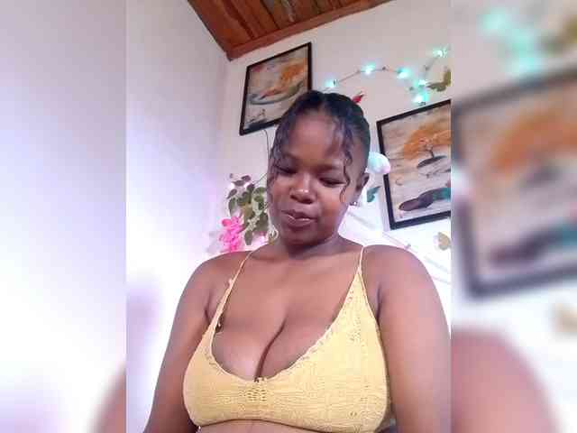 Modèle: Sayrahsexy