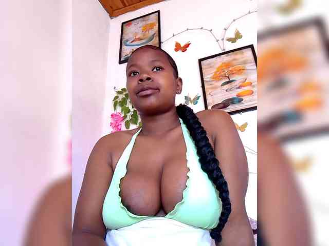 Modèle: Sayrahsexy