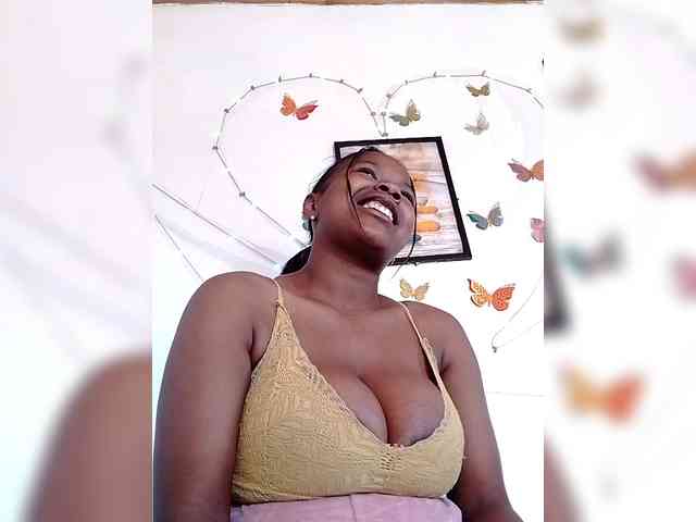 Sayrahsexy webcam