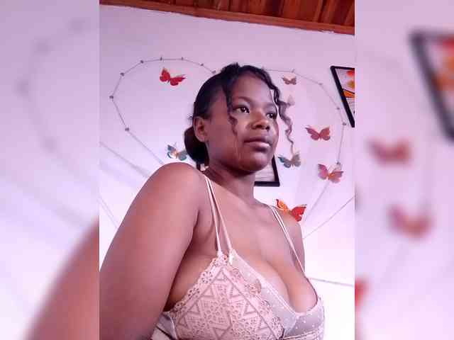 Sayrahsexy webcam