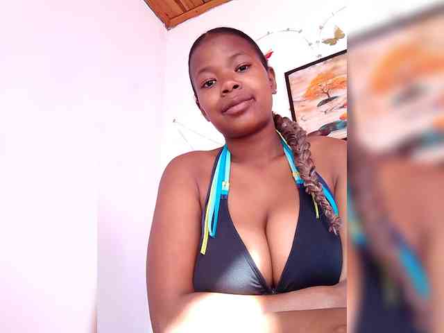 Modèle: Sayrahsexy