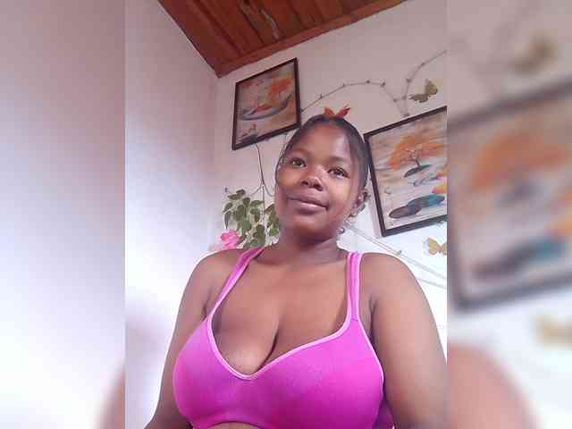 Sayrahsexy webcam