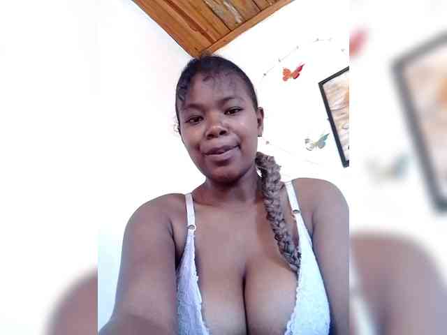 Sayrahsexy webcam