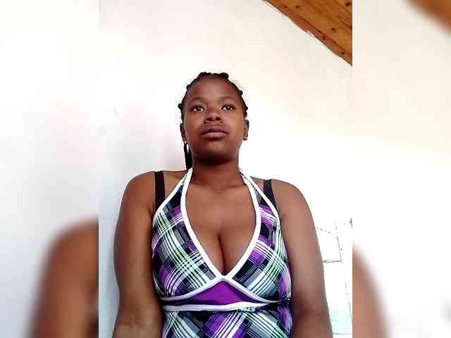Modèle: Sayrahsexy