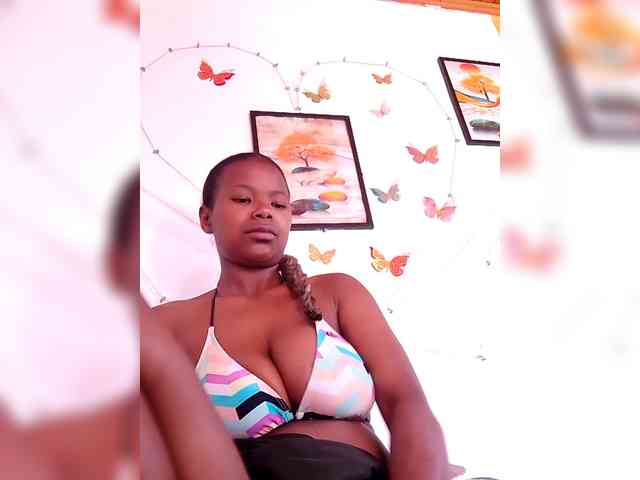 Model: Sayrahsexy