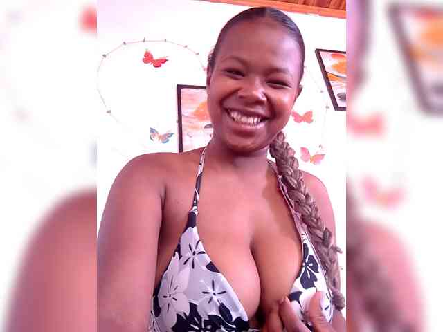 Sayrahsexy webcam