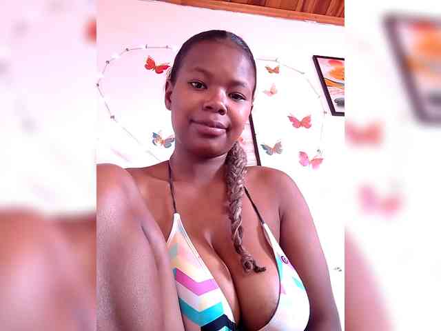 Modèle: Sayrahsexy
