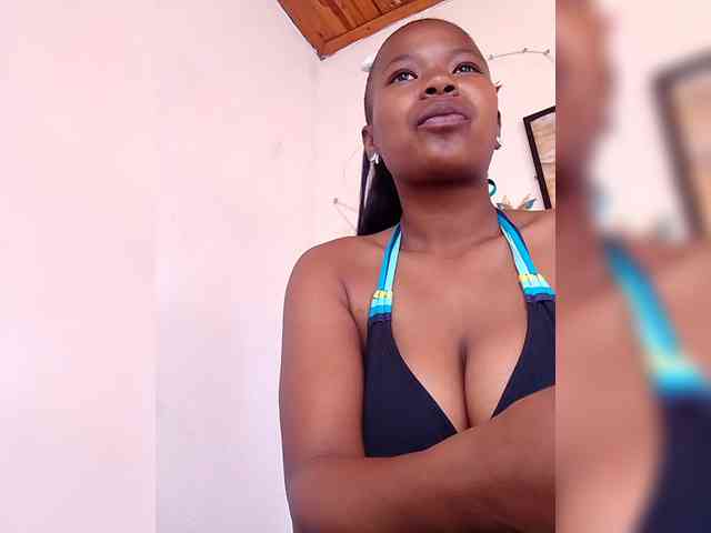 Modèle: Sayrahsexy