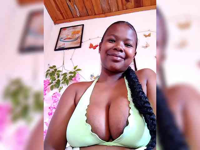 Modèle: Sayrahsexy