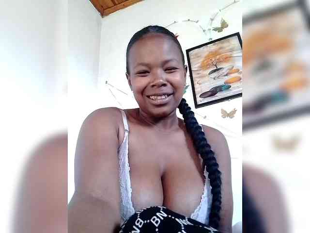 Sayrahsexy webcam