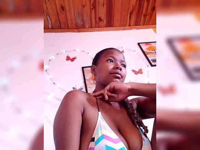 Modèle: Sayrahsexy