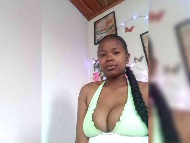 Sayrahsexy webcam