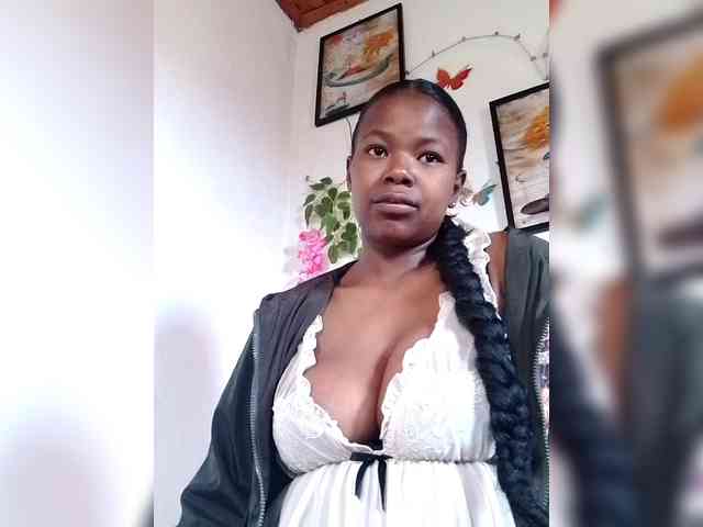 Sayrahsexy webcam