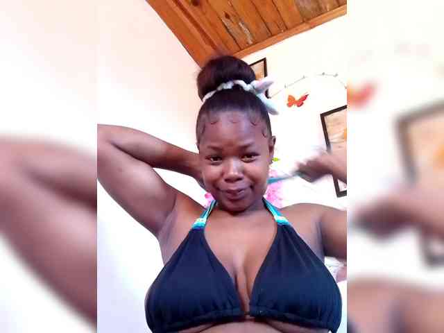 Modèle: Sayrahsexy