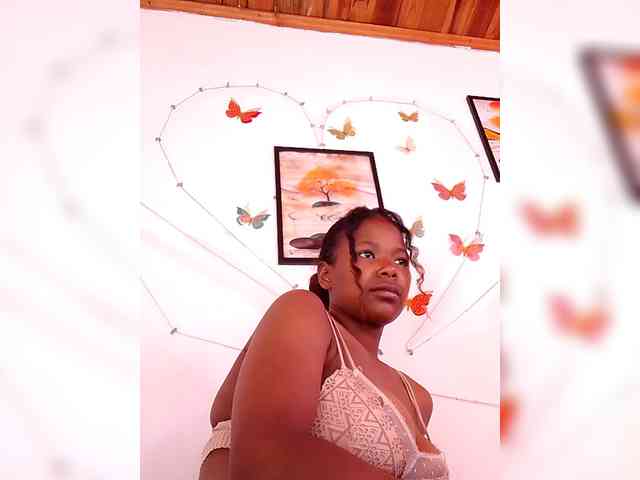 Sayrahsexy webcam