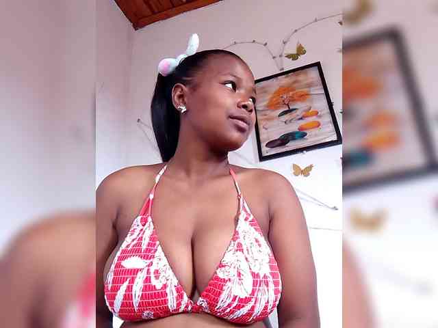 Modèle: Sayrahsexy
