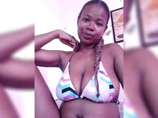Modèle: Sayrahsexy