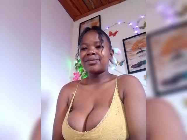 Modèle: Sayrahsexy