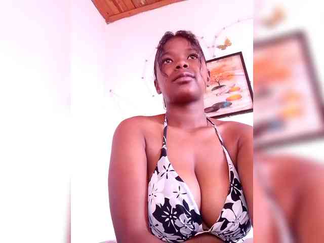 Modèle: Sayrahsexy