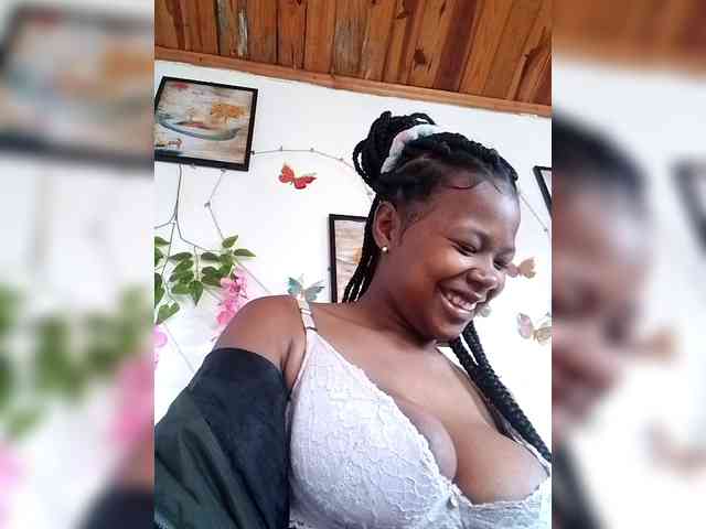 Modèle: Sayrahsexy