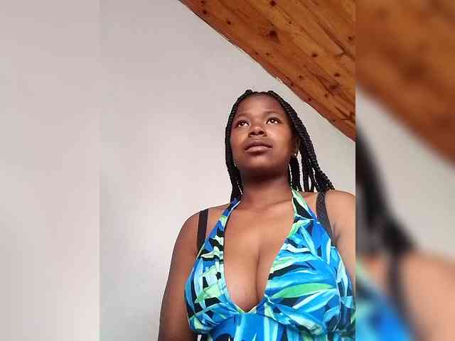 Modèle: Sayrahsexy