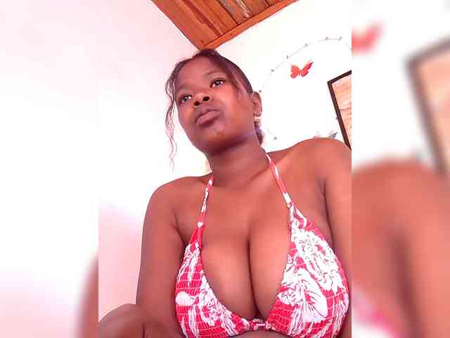 Modèle: Sayrahsexy