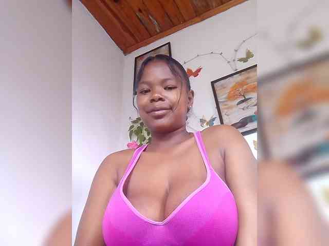 Modèle: Sayrahsexy