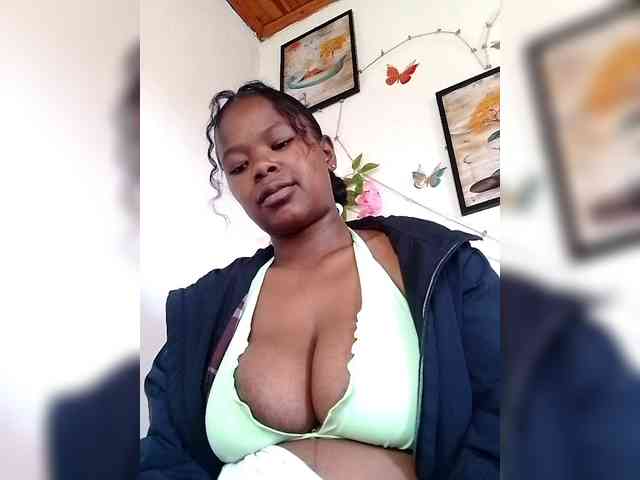 Modèle: Sayrahsexy