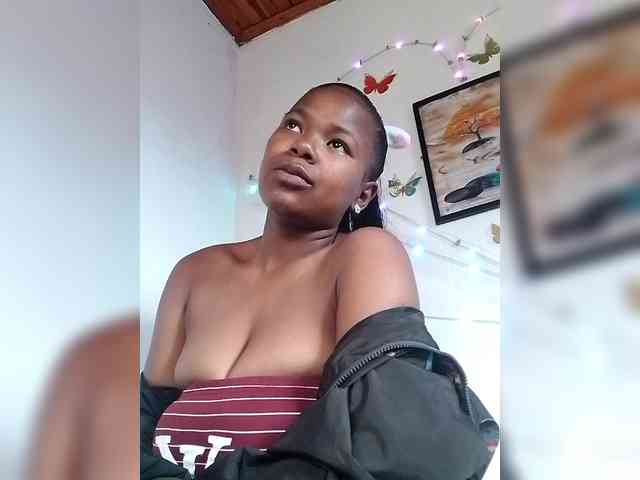 Modèle: Sayrahsexy