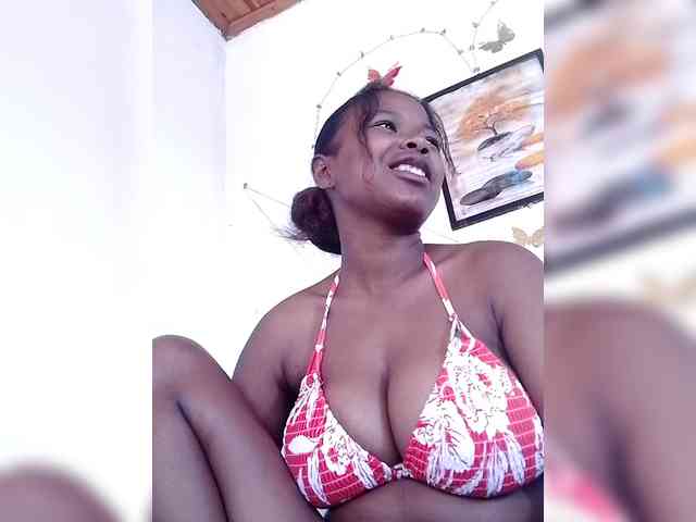 Modèle: Sayrahsexy