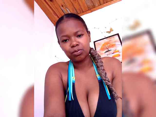 Modèle: Sayrahsexy