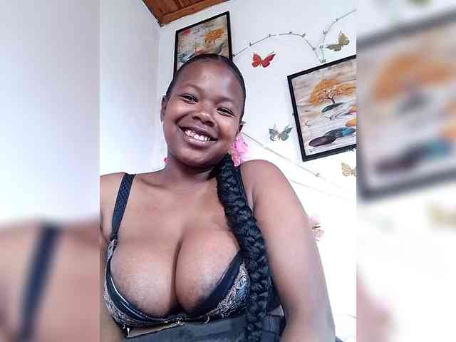 Sayrahsexy webcam