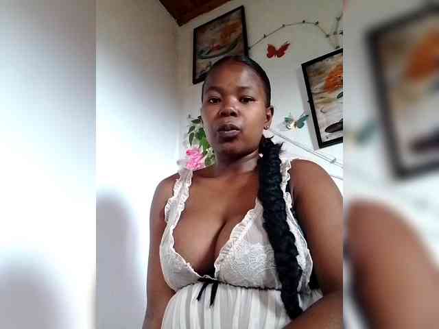 Sayrahsexy webcam