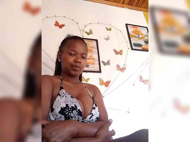Sayrahsexy webcam