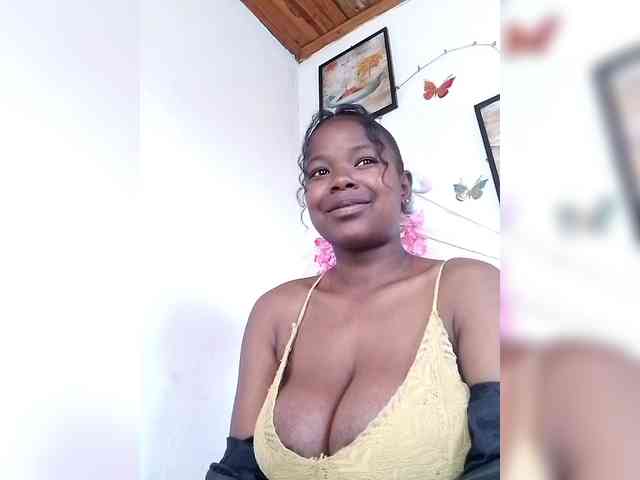 Sayrahsexy webcam