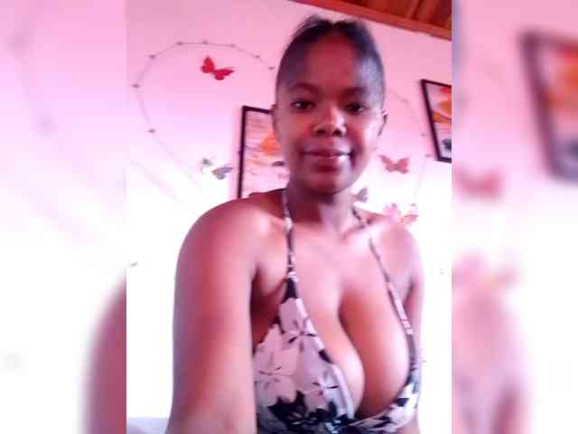 Modèle: Sayrahsexy