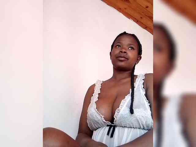 Modèle: Sayrahsexy