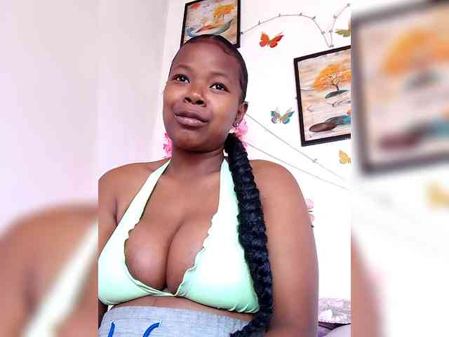 Modèle: Sayrahsexy
