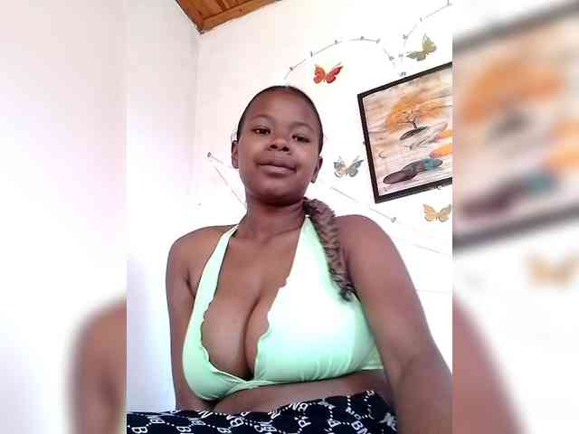 Sayrahsexy webcam
