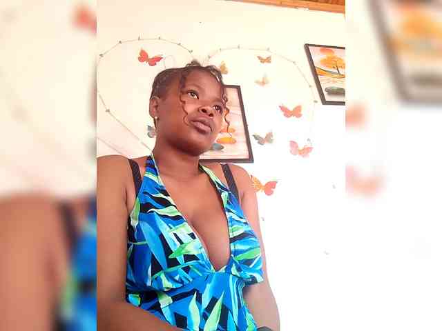 Modèle: Sayrahsexy