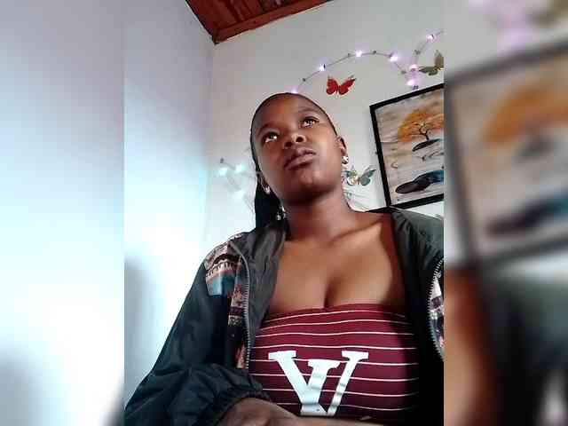 Modèle: Sayrahsexy