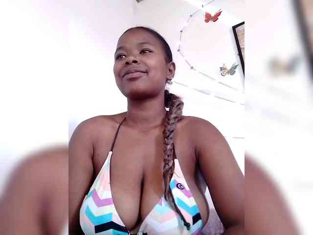Modèle: Sayrahsexy