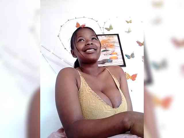 Sayrahsexy webcam