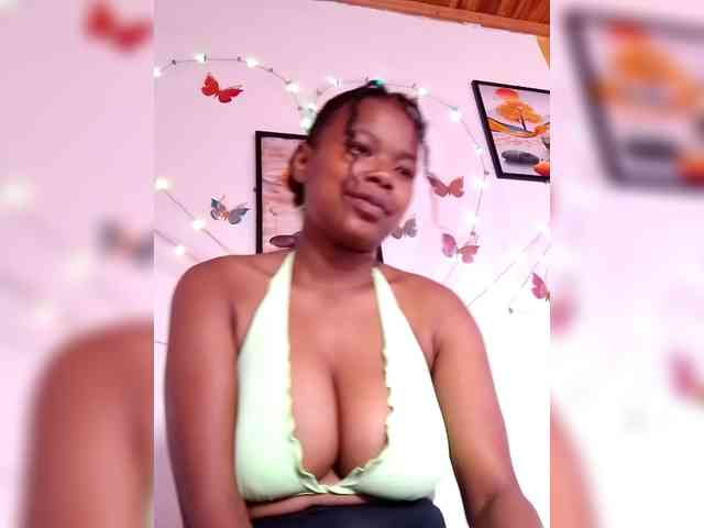Modèle: Sayrahsexy