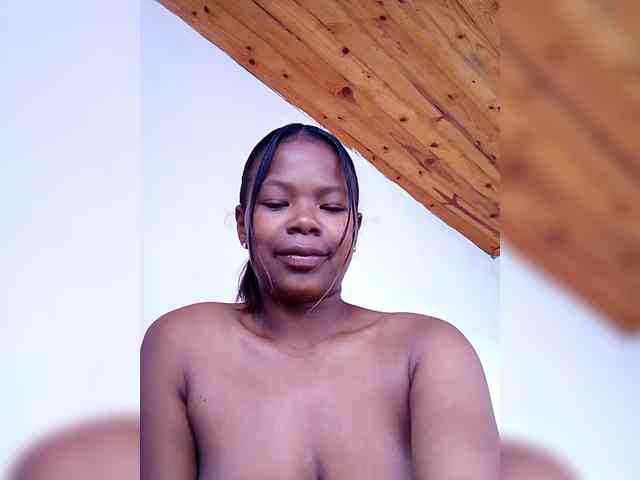 Modèle: Sayrahsexy