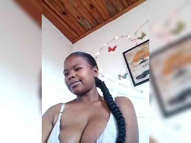 Modèle: Sayrahsexy